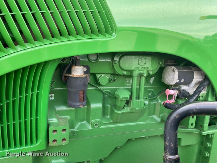 image for item JN9140 2005 John Deere 8320  MFWD tractor