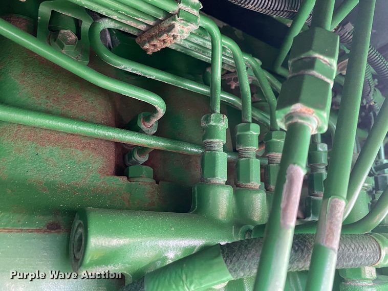 image for item JN9140 2005 John Deere 8320  MFWD tractor