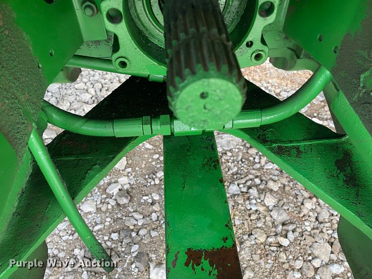 image for item JN9140 2005 John Deere 8320  MFWD tractor