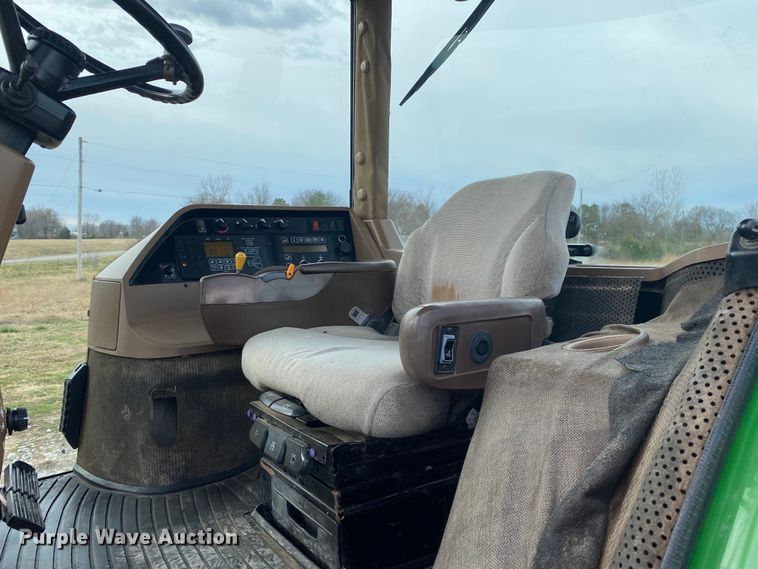 image for item JN9140 2005 John Deere 8320  MFWD tractor