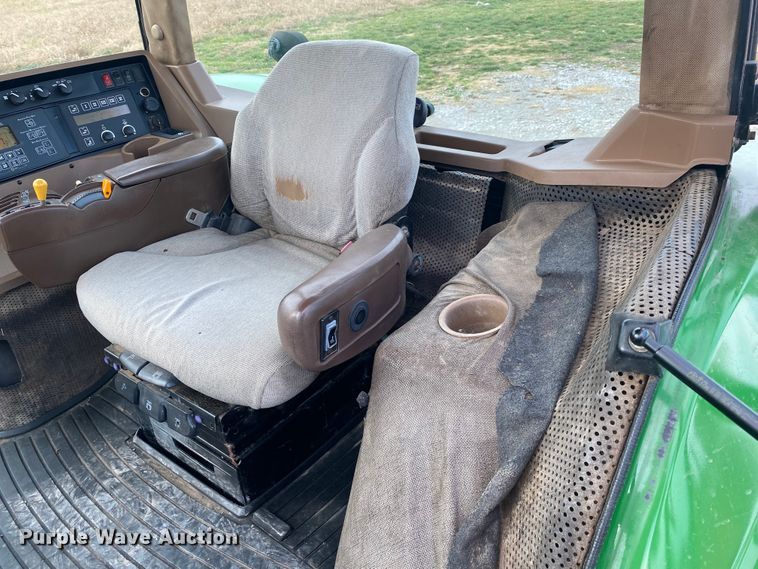 image for item JN9140 2005 John Deere 8320  MFWD tractor