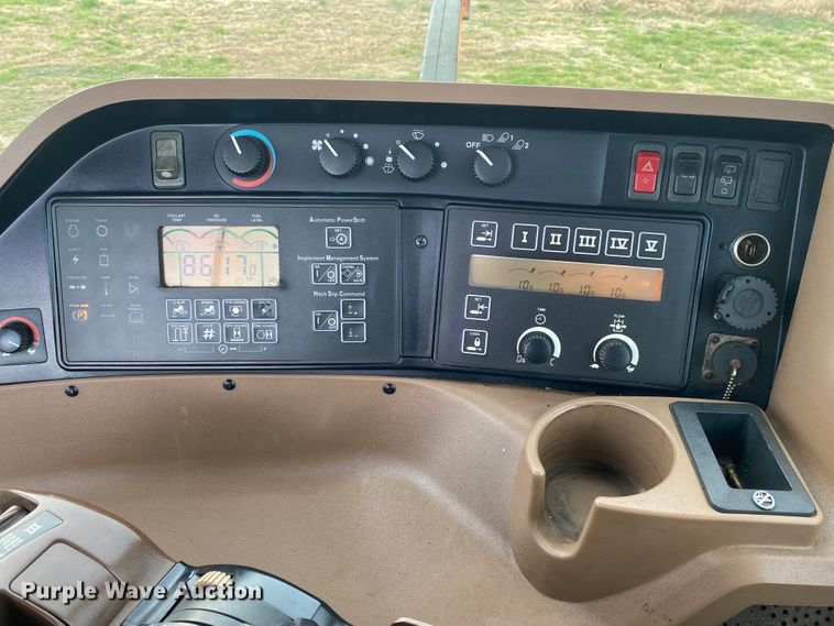 image for item JN9140 2005 John Deere 8320  MFWD tractor