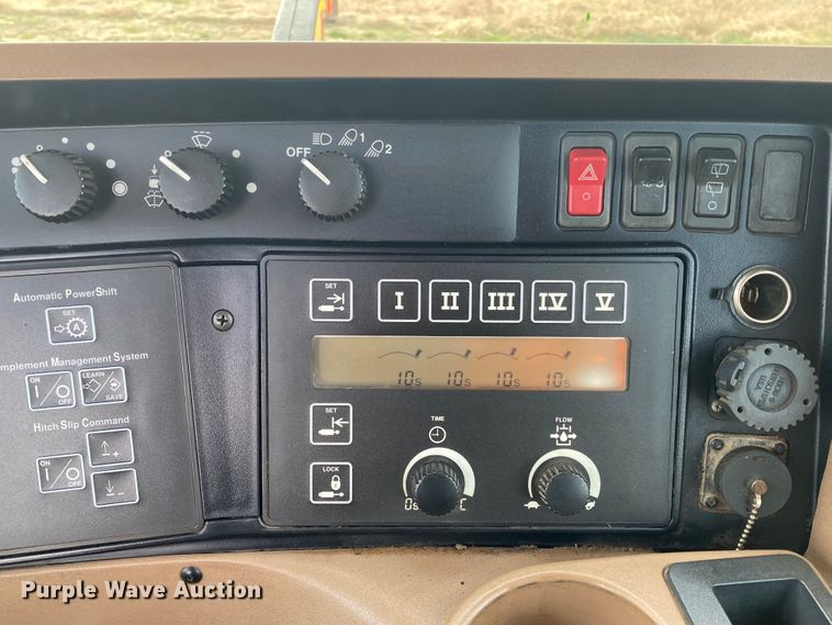 image for item JN9140 2005 John Deere 8320  MFWD tractor