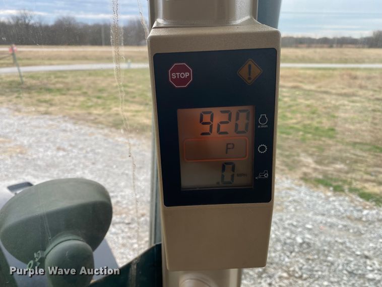 image for item JN9140 2005 John Deere 8320  MFWD tractor