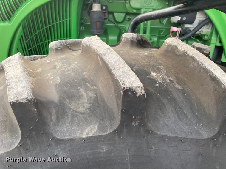 image for item JN9140 2005 John Deere 8320  MFWD tractor