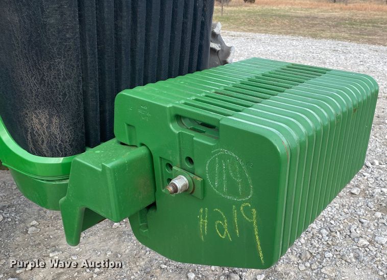 image for item JN9140 2005 John Deere 8320  MFWD tractor