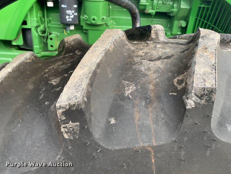 image for item JN9140 2005 John Deere 8320  MFWD tractor