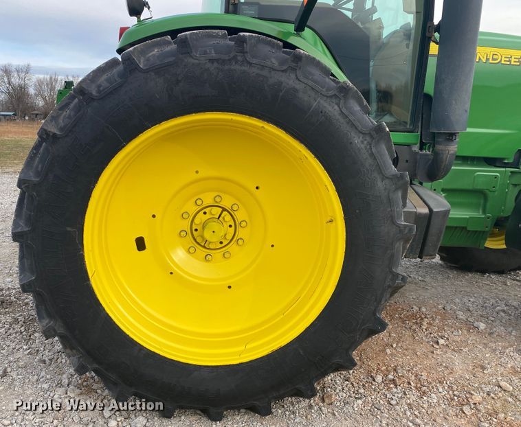 image for item JN9140 2005 John Deere 8320  MFWD tractor