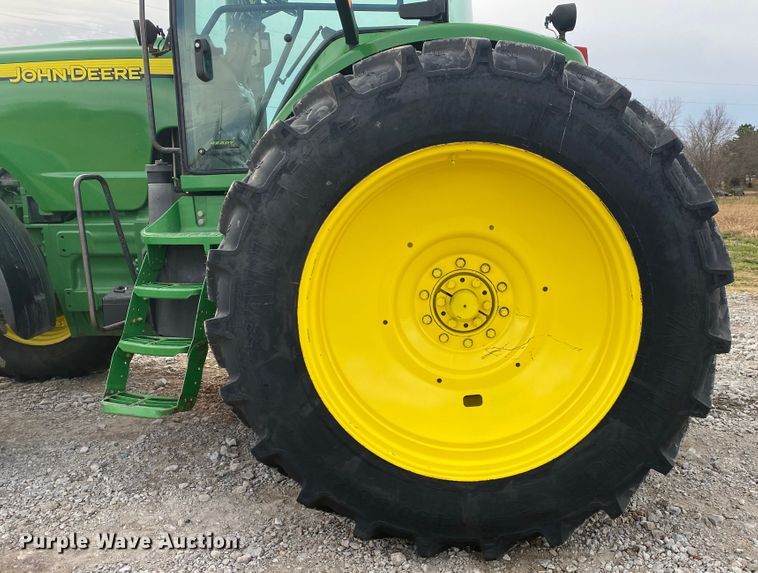 image for item JN9140 2005 John Deere 8320  MFWD tractor