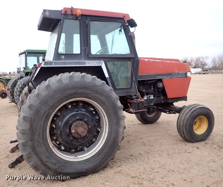 image for item JT9981 Case IH 2394  tractor