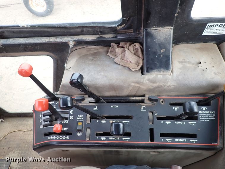 image for item JT9981 Case IH 2394  tractor