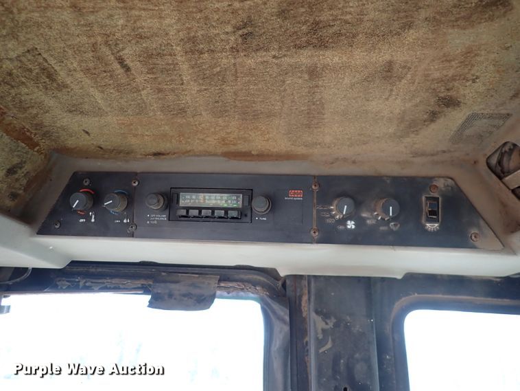 image for item JT9981 Case IH 2394  tractor