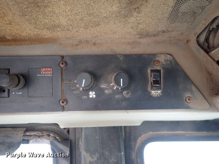 image for item JT9981 Case IH 2394  tractor