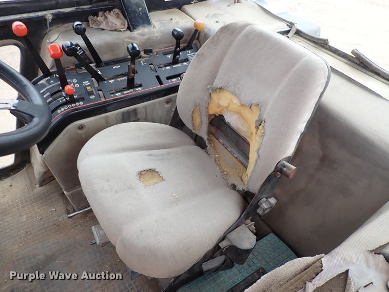 image for item JT9981 Case IH 2394  tractor