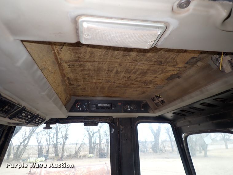 image for item JT9981 Case IH 2394  tractor