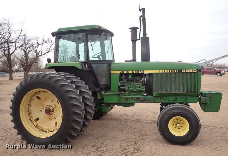 image for item JT9982 1984 John Deere 4850  tractor