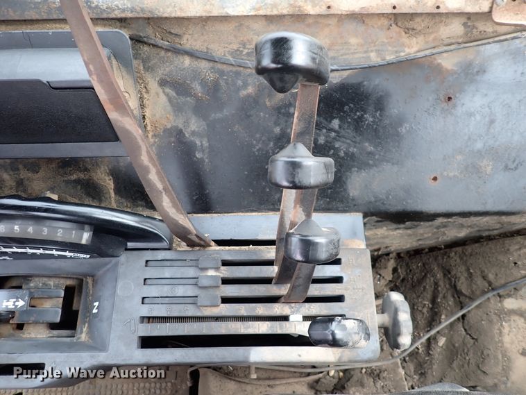 image for item JT9982 1984 John Deere 4850  tractor