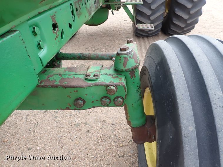 image for item JT9982 1984 John Deere 4850  tractor