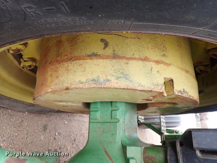 image for item JT9982 1984 John Deere 4850  tractor