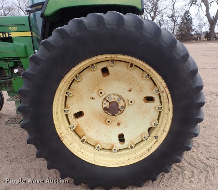 image for item JT9982 1984 John Deere 4850  tractor