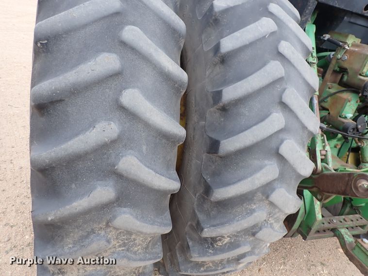 image for item JT9982 1984 John Deere 4850  tractor