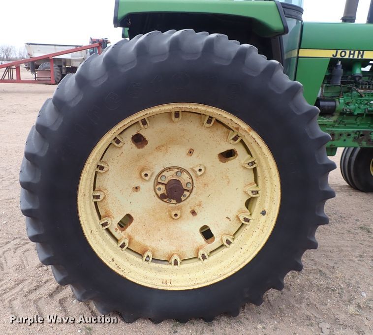 image for item JT9982 1984 John Deere 4850  tractor