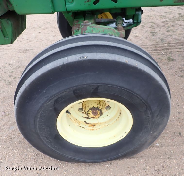 image for item JT9982 1984 John Deere 4850  tractor