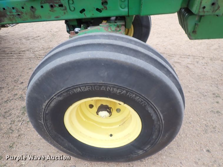 image for item JT9982 1984 John Deere 4850  tractor