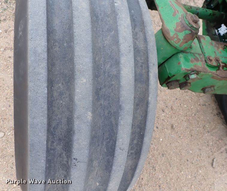 image for item JT9982 1984 John Deere 4850  tractor