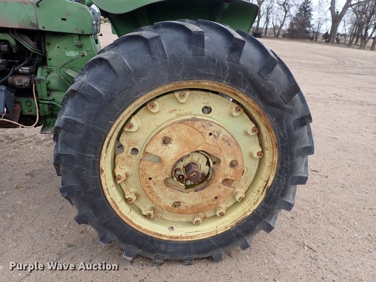 image for item JT9984 1964 John Deere 3020  tractor