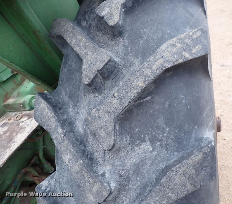 image for item JT9984 1964 John Deere 3020  tractor