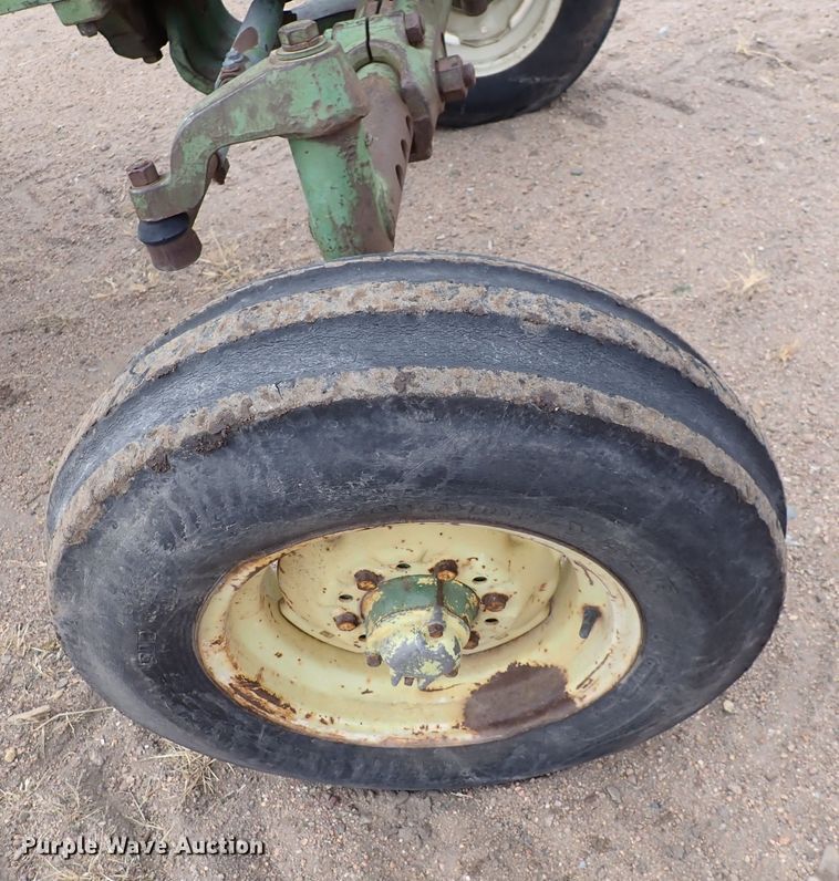 image for item JT9984 1964 John Deere 3020  tractor