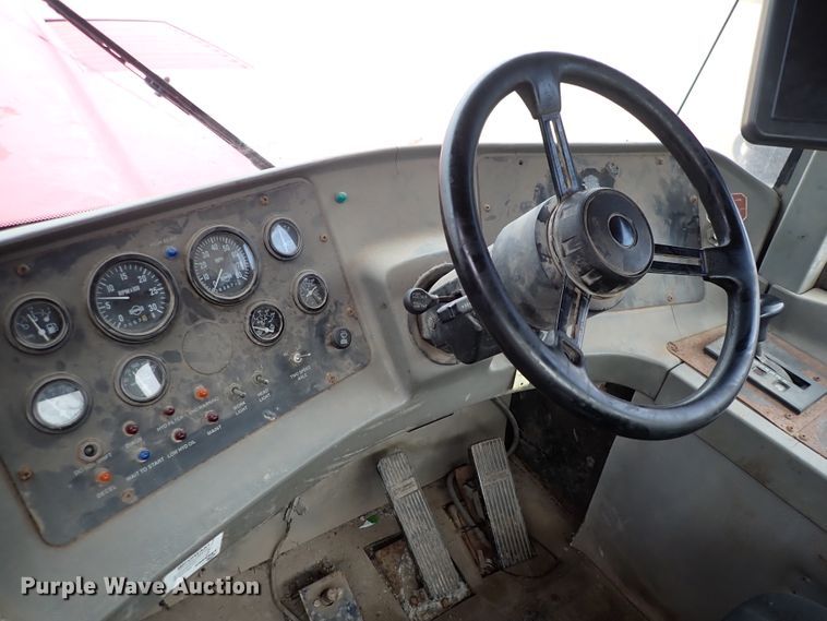 image for item JT9986 Case IH FLX3300B  spreader