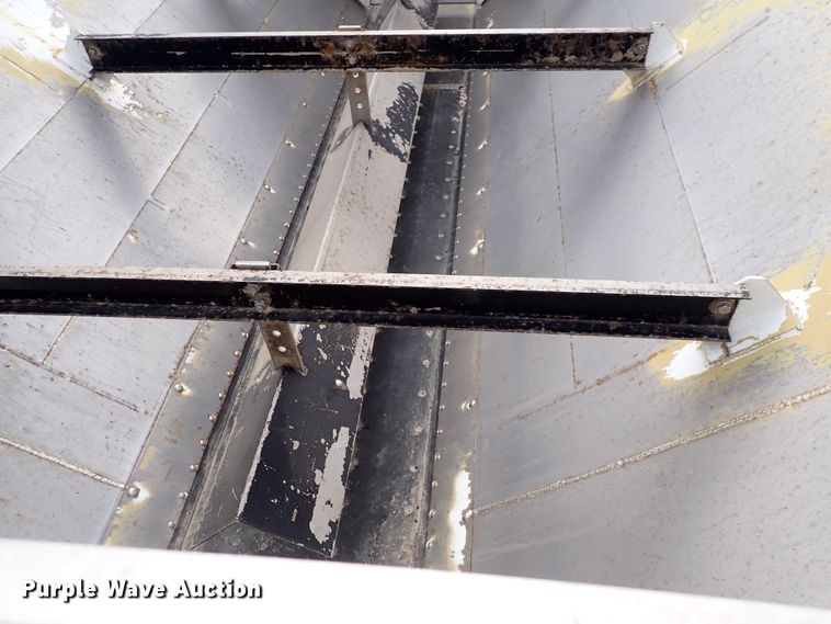 image for item JT9986 Case IH FLX3300B  spreader