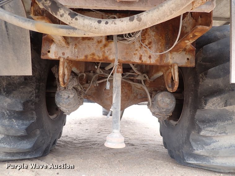 image for item JT9986 Case IH FLX3300B  spreader