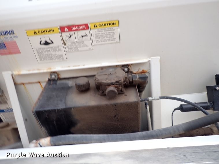 image for item JT9986 Case IH FLX3300B  spreader