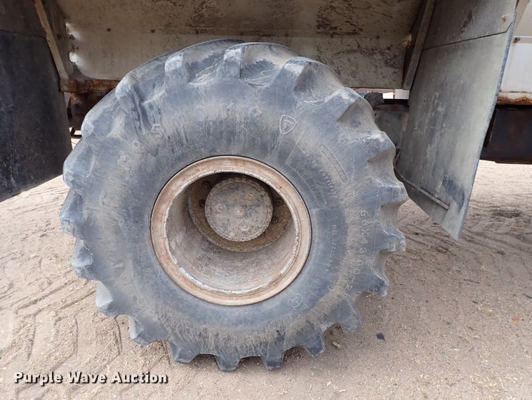 image for item JT9986 Case IH FLX3300B  spreader