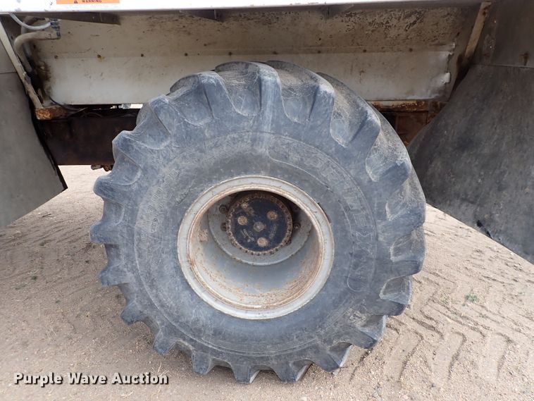 image for item JT9986 Case IH FLX3300B  spreader