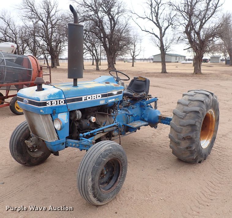 image for item JT9989 Ford 3910  tractor
