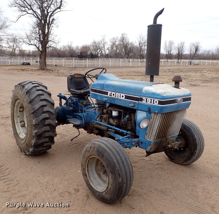 image for item JT9989 Ford 3910  tractor