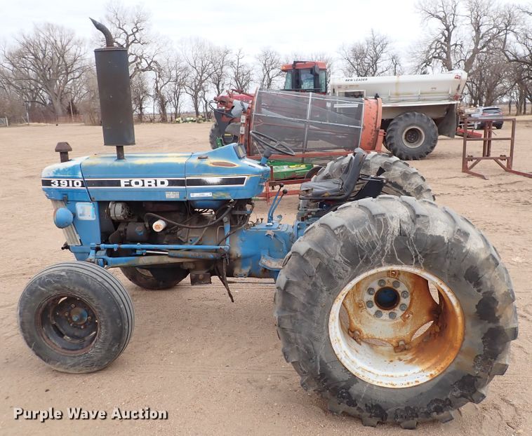 image for item JT9989 Ford 3910  tractor