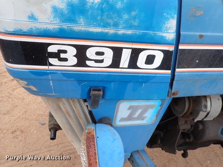 image for item JT9989 Ford 3910  tractor