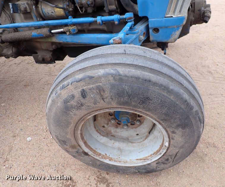 image for item JT9989 Ford 3910  tractor