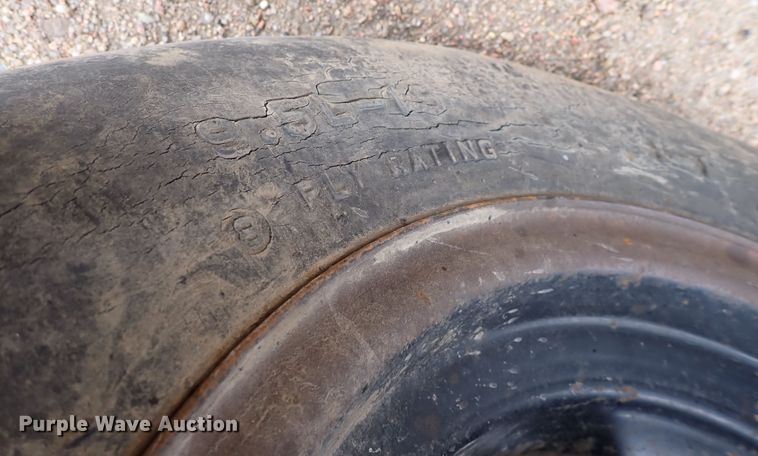 image for item JT9989 Ford 3910  tractor