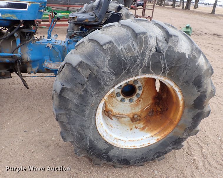 image for item JT9989 Ford 3910  tractor