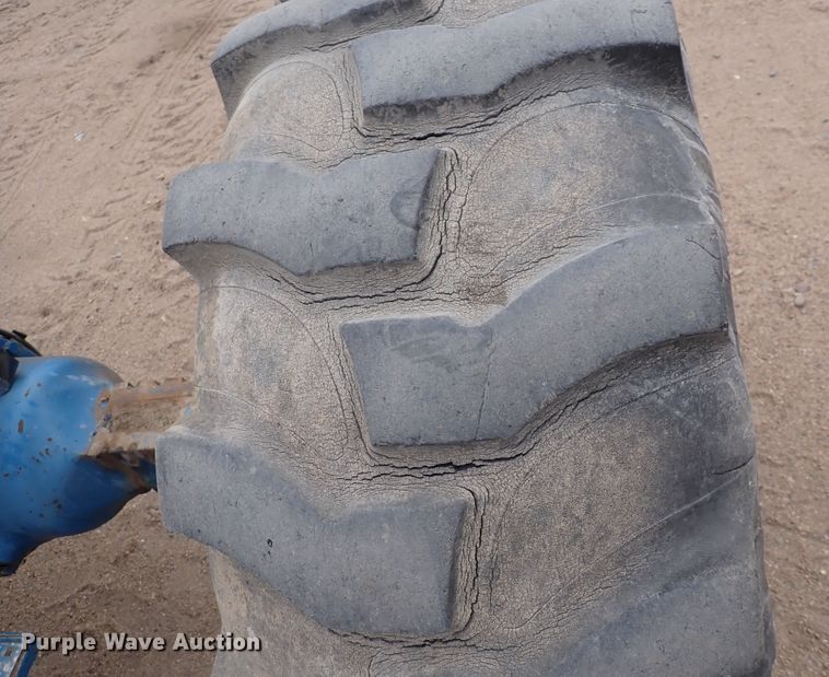 image for item JT9989 Ford 3910  tractor