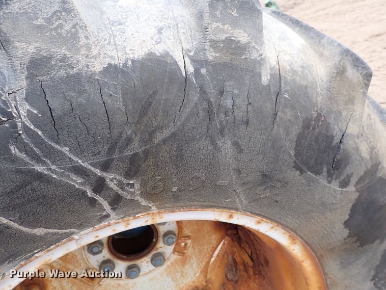 image for item JT9989 Ford 3910  tractor