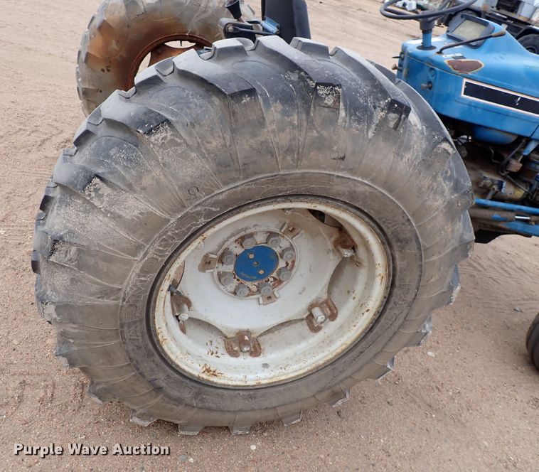 image for item JT9989 Ford 3910  tractor