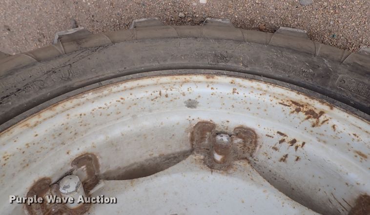 image for item JT9989 Ford 3910  tractor