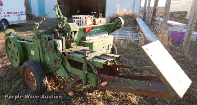 image for item KH9044 John Deere 14T  small square baler